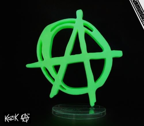 Kozik x Jamungo Anarchy is 8" Glow in the Dark 